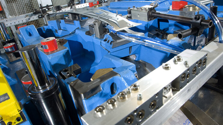 Přesný nástroj pro tváření za studena pro zpracování vysokopevnostních dílů v nástrojářství